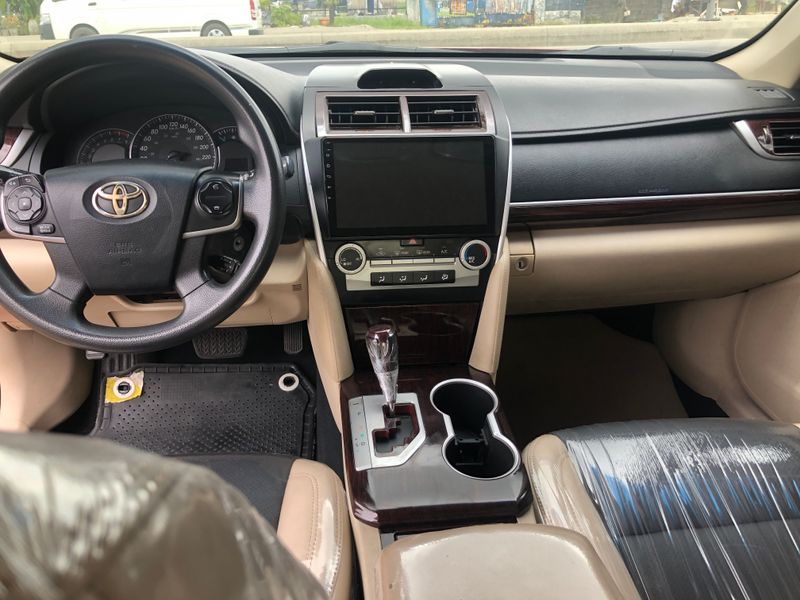 Thumbnail 2 of 2012 Toyota Camry le